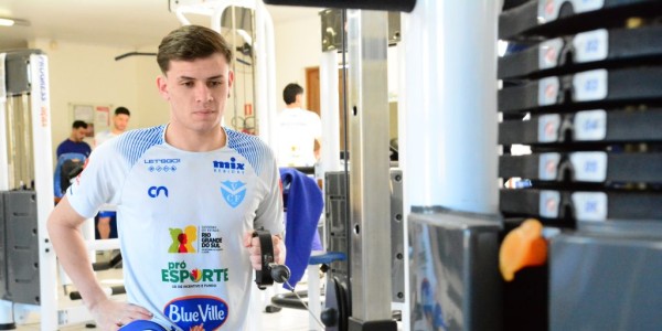Quarta de trabalho no Vélez Camaquã