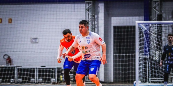 Vélez retorna aos treinos com foco total no confronto contra o Giruá Futsal