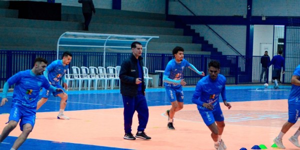 Vélez segue preparação intensa para duelo contra o Jaraguá pela LNF
