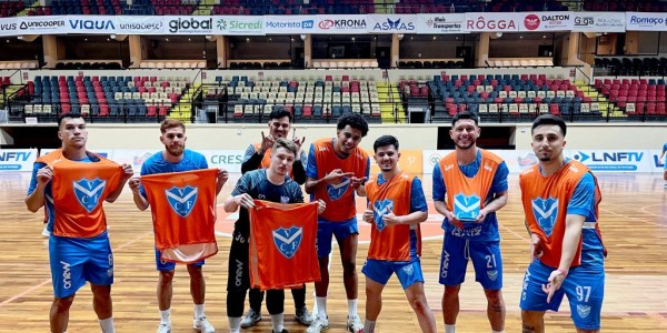 Vélez se prepara para duelo decisivo contra Joinville