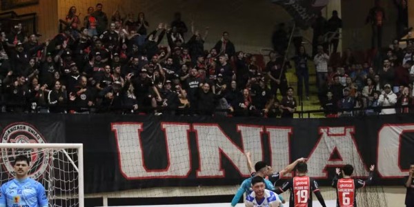 Vélez sai na frente, mas acaba derrotado pelo Joinville fora de casa