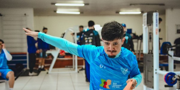 Vélez intensifica treinos com foco no confronto contra o Dracena pela LNF