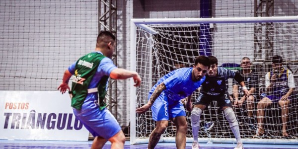 Vélez retoma treinos com foco total em duelo contra o Cruzeiro