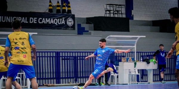 Vélez retorna aos treinos com foco no confronto contra o Giruá
