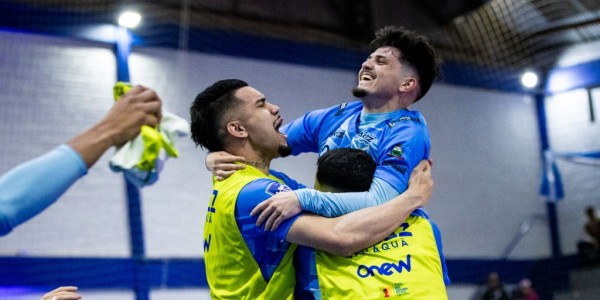 Vélez vence o Santa Cruz pelo Gauchão