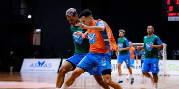 Vélez chega a Joinville e realiza preparação para o confronto decisivo pela LNF