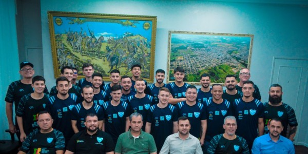 Elenco Alvi-Azul é recebido pelo Chefe do Poder Executivo, e contou com a presença de profissionais do Grupo RBS.