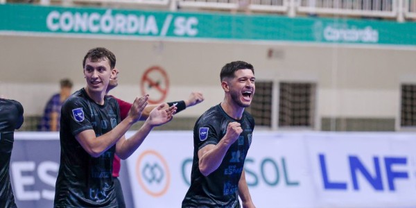 Vélez goleia fora de casa e conquista primeira vitória na LNF Silver 2026