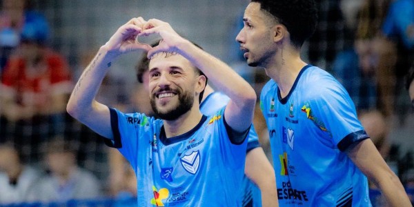 Vélez goleia Peñarol e garante vaga na final da Taça Farroupilha Metroserra