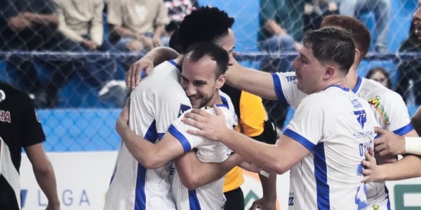 Vélez vence o Vasco no Rio de Janeiro e segue líder da LNF Silver 2026