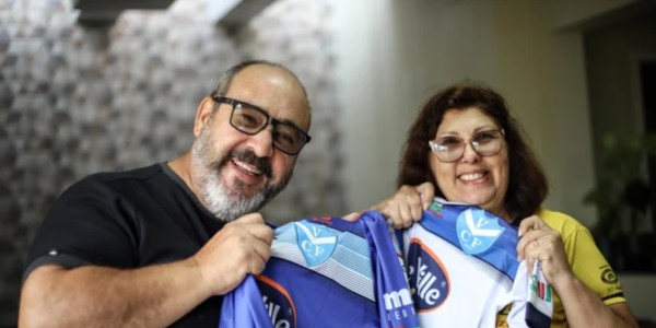 Beijo, torcida e jantar: Vélez celebra o Dia dos Namorados com promoções imperdíveis